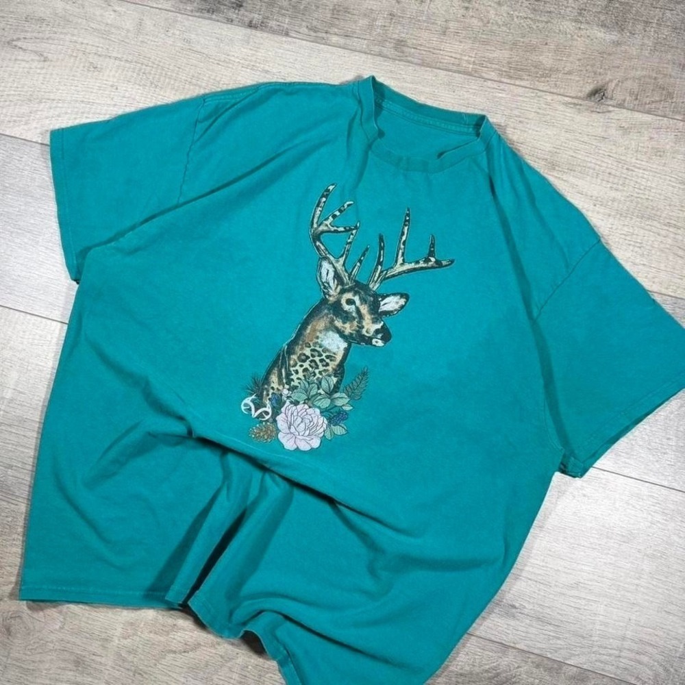 Vintage emo gunge realtree deer t shirt size measures L-XL hunting